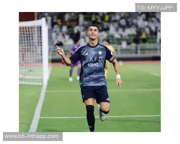 菲利克斯谈与C罗合作感受:轻松踢球找回昔日自我 菲利克斯谈与C罗合作感受:轻松踢球找回昔日自我