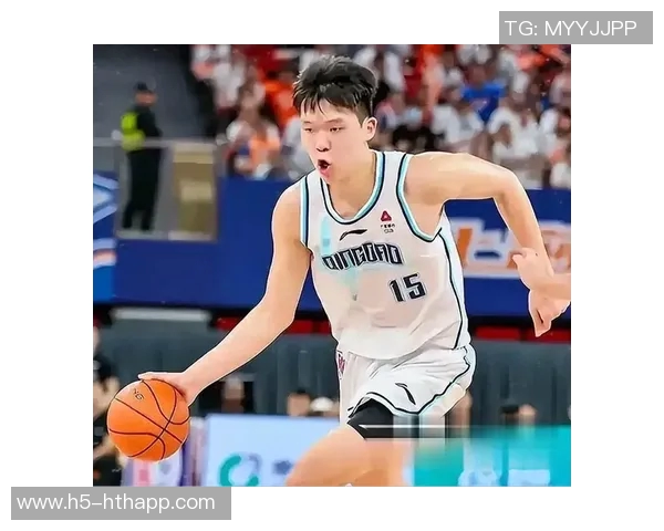 杨瀚森深入研究比赛录像逐渐领悟NBA精髓展现出色媒体人素养