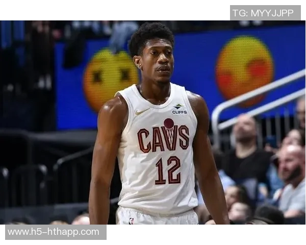 亨特表现出色三分球命中率高达57贡献17分4篮板4助攻正负值正面